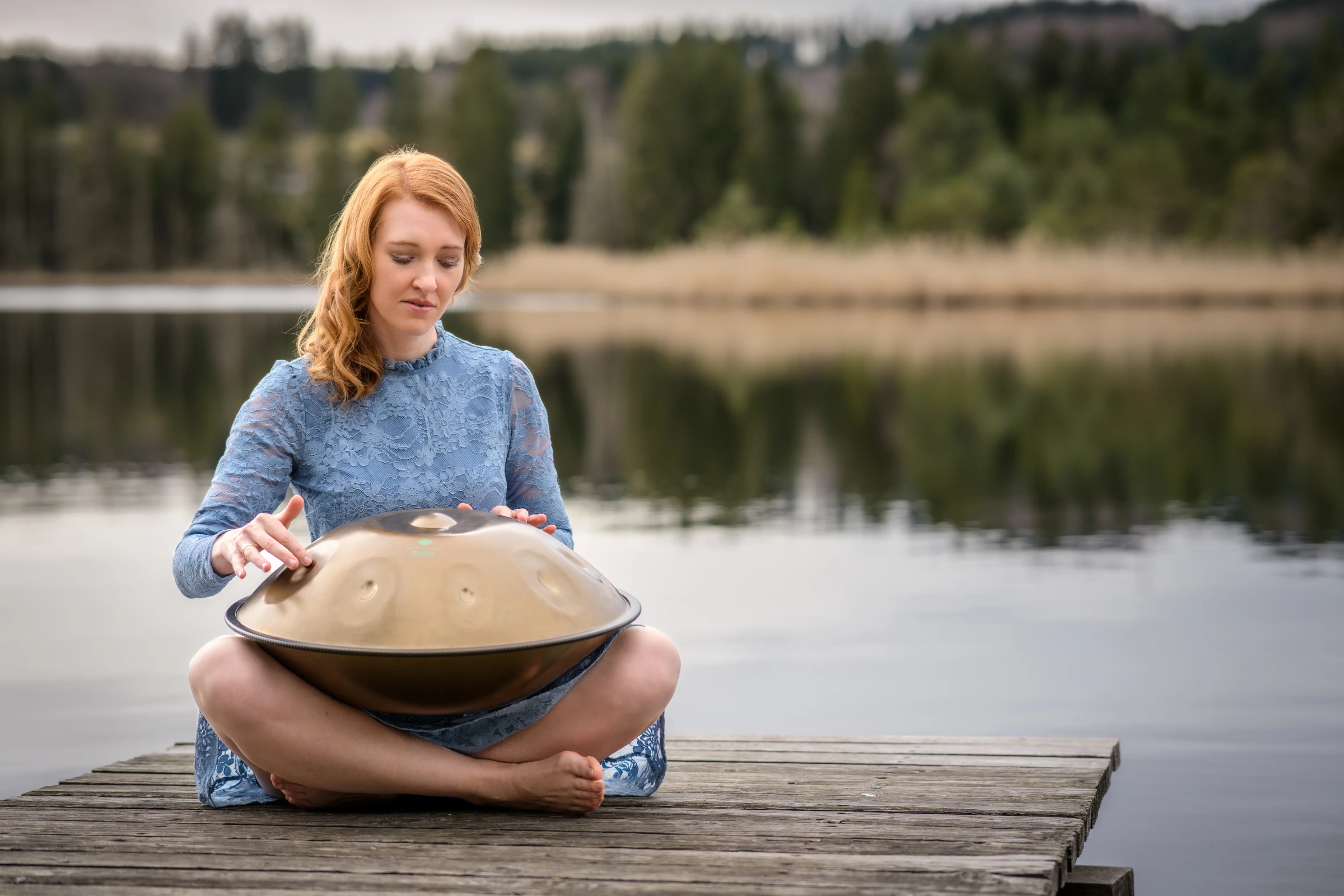 Künstlerportrait der Handpan-Musikerin Lisa Kraus